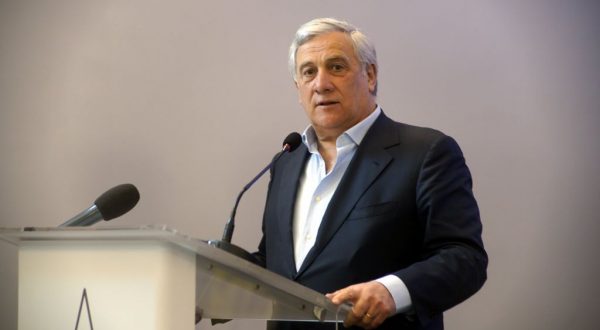 Ucraina, Tajani “Contrari alla no fly zone, evitare escalation”