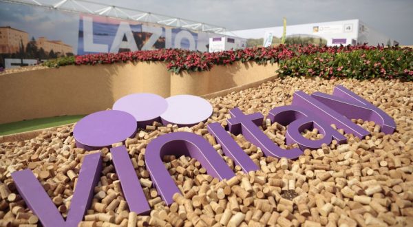 Vinitaly torna in presenza, dal 10 al 13 aprile la 54^ edizione