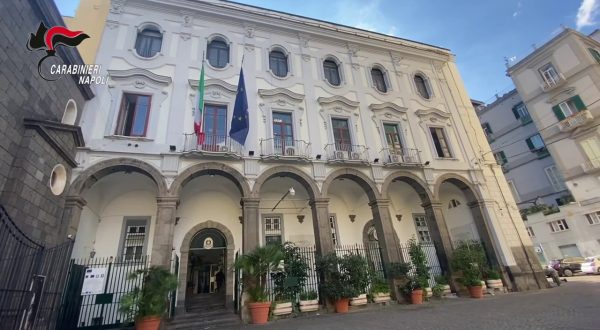 Scoperta piazza di spaccio gestita da detenuti in carcere a Napoli