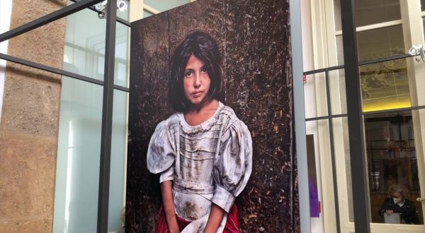 A Palermo la mostra-denuncia di McCurry per le donne afghane