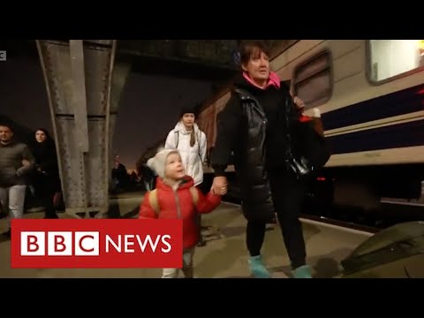 The Rescue Express – the trains helping millions of Ukraine’s people reach safety – BBC News