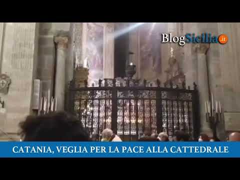 Catania, veglia per la pace alla cattedrale