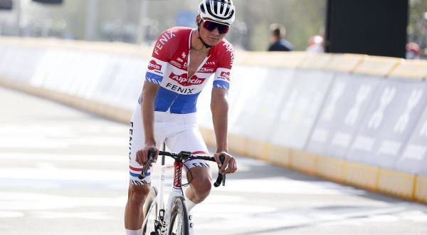 Doppietta di Van der Poel al Giro delle Fiandre