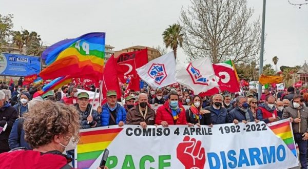 Marcia della pace a Comiso, in migliaia come 40 anni fa