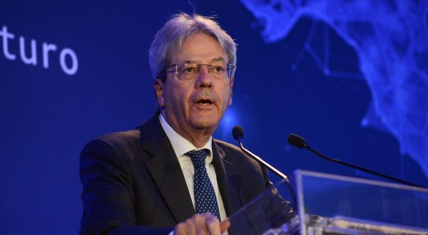 Ue, Gentiloni: “Guerra e pandemia hanno rallentato la crescita”