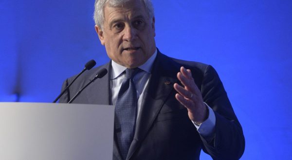 Governo, Tajani: “Su fisco e giustizia serve confronto”