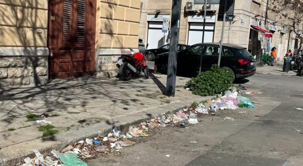 Palermo, polemiche sulla pulizia straordinaria in centro