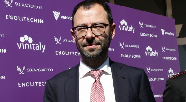 Vinitaly, Patuanelli “E’ l’edizione della ripresa”