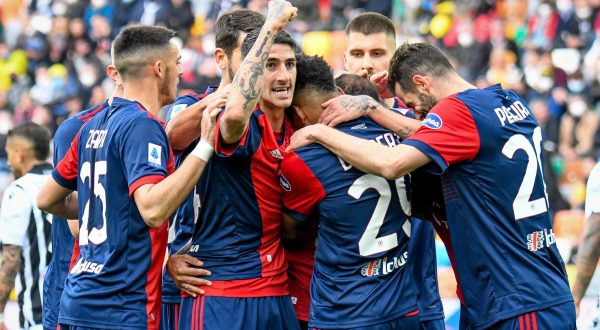 Il Cagliari fa tre passi verso la salvezza, 1-0 al Sassuolo