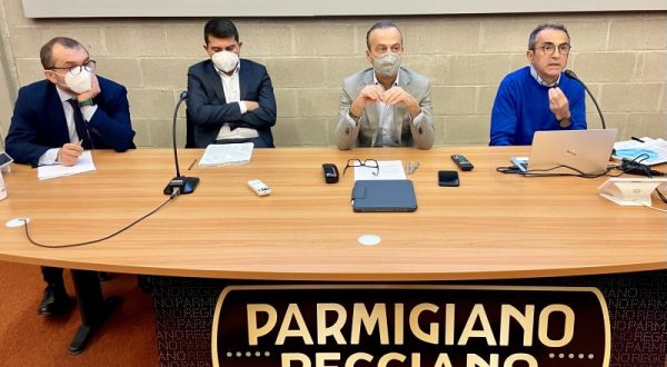 Parmigiano Reggiano, 15 milioni per il progetto “benessere animale”