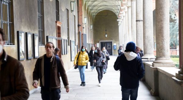 Contraffazione, solo il 14% del fenomeno è legato alle vendite online