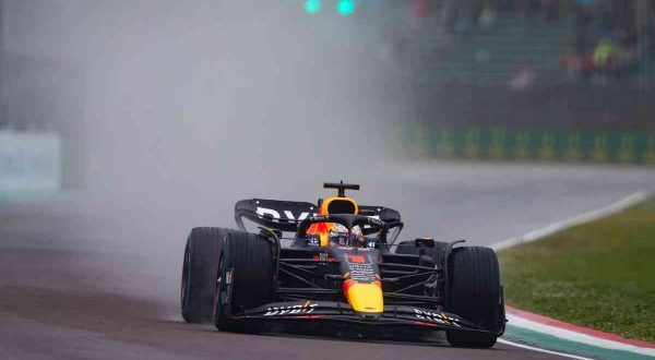 Verstappen si prende la pole della gara sprint a Imola