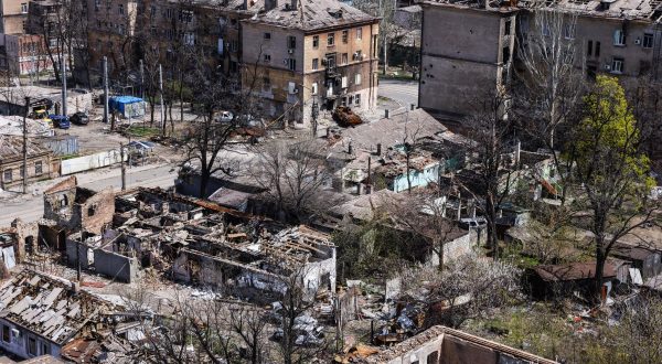 A fuoco un deposito di carburante russo al confine con l’Ucraina