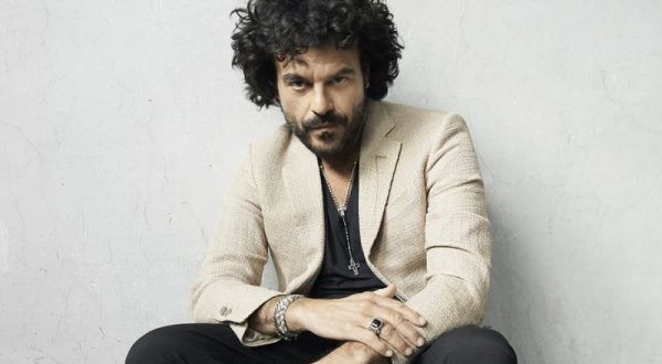 Francesco Renga torna live da luglio con “estate 2022”