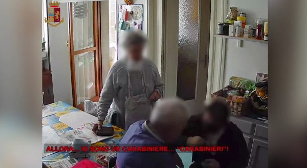 Ladri seriali in casa di anziani, padre e figlio arrestati a Torino