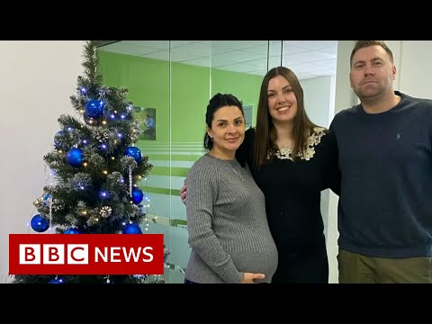 British couple help Ukrainian surrogate mother to a safe home in UK – BBC News