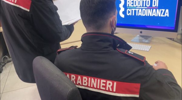 Reddito di cittadinanza, denunciati 955 “furbetti” nel Centro Italia