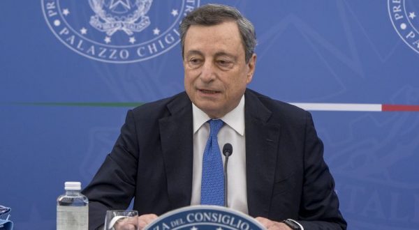 Dl aiuti, Draghi “Misure per proteggere gli italiani”