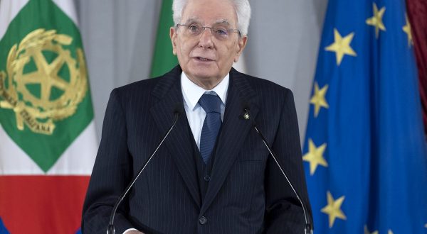 Ucraina, Mattarella “Dall’Ue risposta responsabile e positiva”