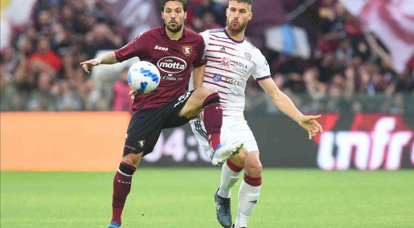 Salernitana-Cagliari 1-1, la lotta salvezza rimane aperta