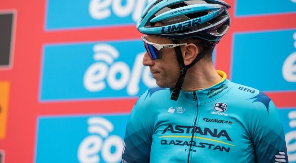 Kamna vince sull’Etna e Lopez nuovo leader, Nibali attardato