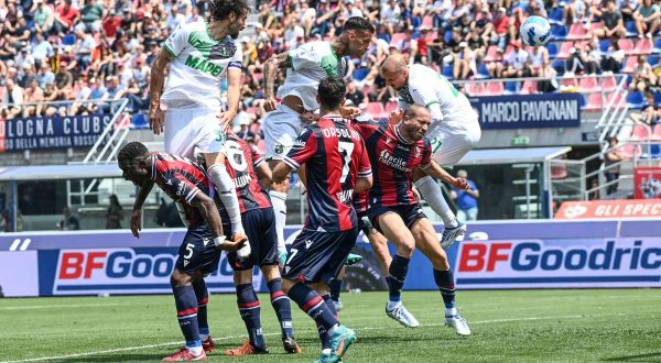 Scamacca-Berardi, il Sassuolo espugna Bologna per 3-1