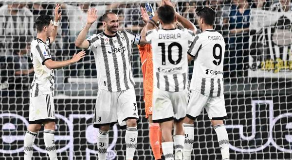 Juve-Lazio 2-2, ultima allo Stadium per Chiellini e Dybala