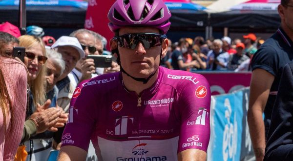 Demare vince 13^ tappa del Giro, Lopez resta in rosa