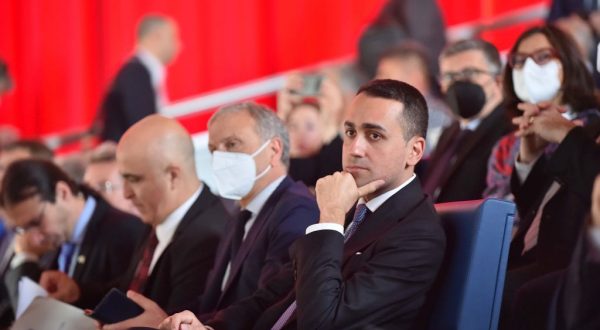 Ucraina, Di Maio “Singole azioni inutili, per pace serve collegialità”