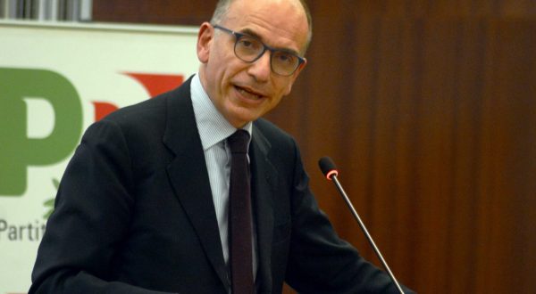 Pd, Letta “Crediamo nella coalizione larga e nelle primarie”