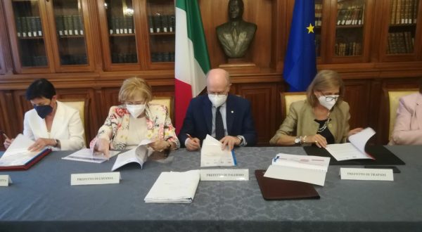 Ferrovie in Sicilia, firmati due protocolli di legalità in Prefettura a Palermo