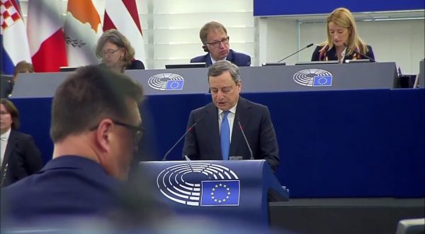 Draghi “Vogliamo l’Ucraina nell’Unione Europea”