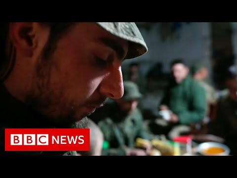 Ukrainian troops pinned down by Russian fire in key frontline village – BBC News