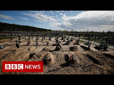 Putin honours ‘Despicable 10’ as investigators search Bucha ruins – BBC News