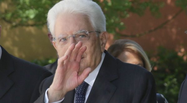 Mattarella “L’Italia e le Forze armate impegnate per la pace”