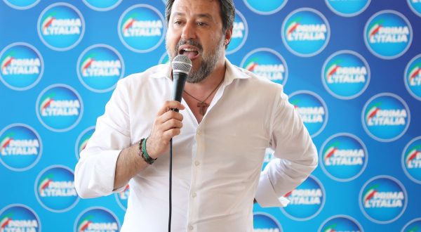 Salvini “Meloni vuole abolire reddito di cittadinanza? Io lo cambierei”