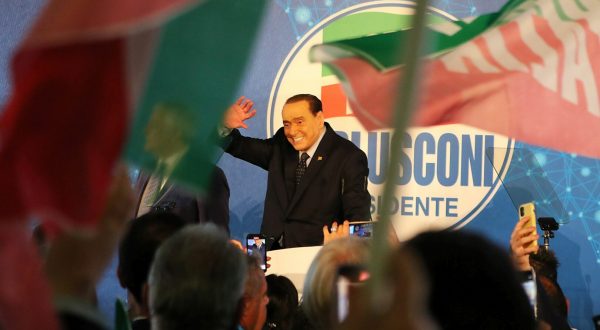 Centrodestra, Berlusconi “Accantonare dissapori locali, si vince uniti”