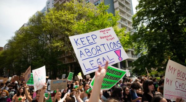 Usa, Corte Suprema abolisce la sentenza sul diritto all’aborto