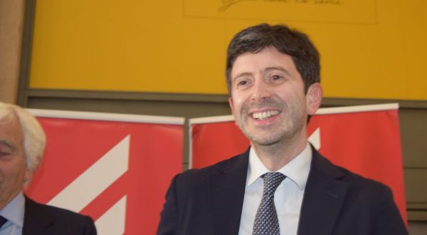 Vaccini:Speranza “Campagna riparte in autunno, positivi stiano a casa”