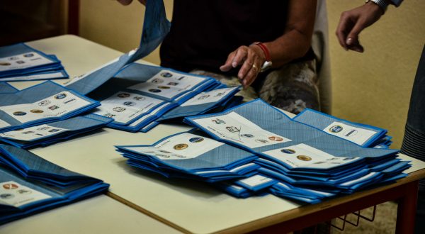 Comunali, oltre 2 mln al voto per eleggere 65 sindaci nei ballottaggi