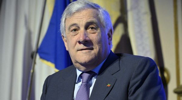 Tajani “Il centro siamo noi, non servono centrini”