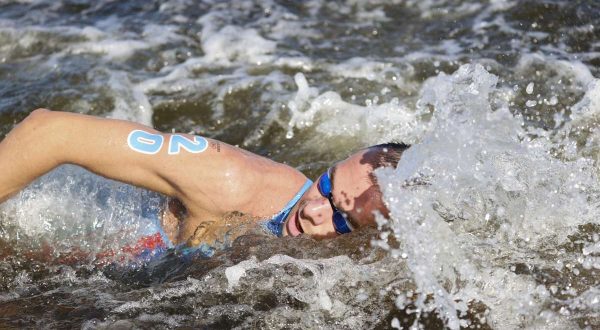 Oro Paltrinieri e argento Acerenza nella 10 km mondiale