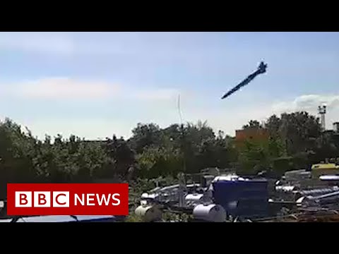 CCTV shows Russian missile striking Ukrainian shopping mall – BBC News