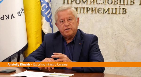 Ex premier Ucraina “Con la guerra si rischia una nuova Chernobyl”