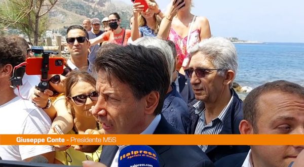 Conte “Indegno pensare di rimuovere il reddito di cittadinanza”