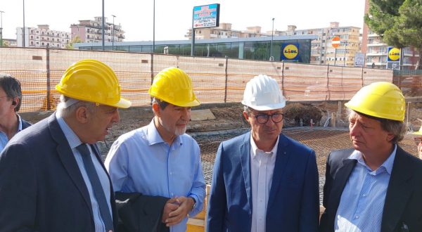 Musumeci-Lagalla a cantiere Viale Regione a Palermo “Riapre a settembre”