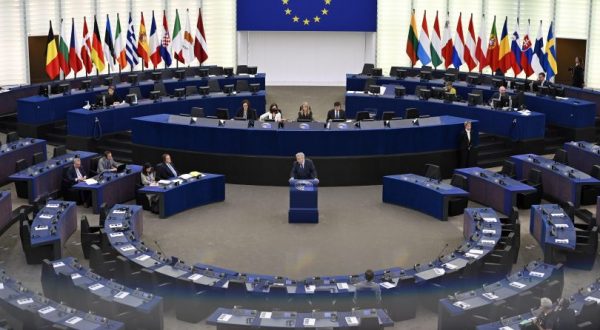 Tassonomia, via libera da Parlamento Ue a gas e nucleare green