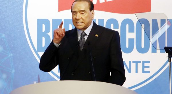 Berlusconi “Il centro c’è già, è Forza Italia”