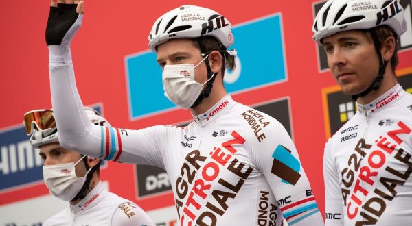 Jungels vince 9^ tappa al Tour, Pogacar resta in giallo