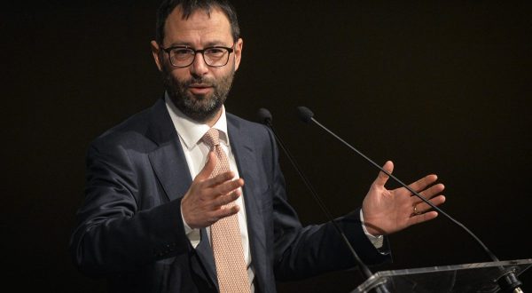 Patuanelli “Troppa foga comunicativa, affrontare i problemi del Paese”